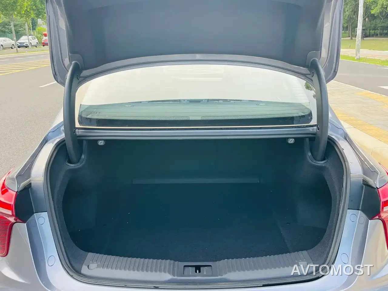 Hongqi H5 PHEV 2025 170 Super Hybrid Edition — фото 21