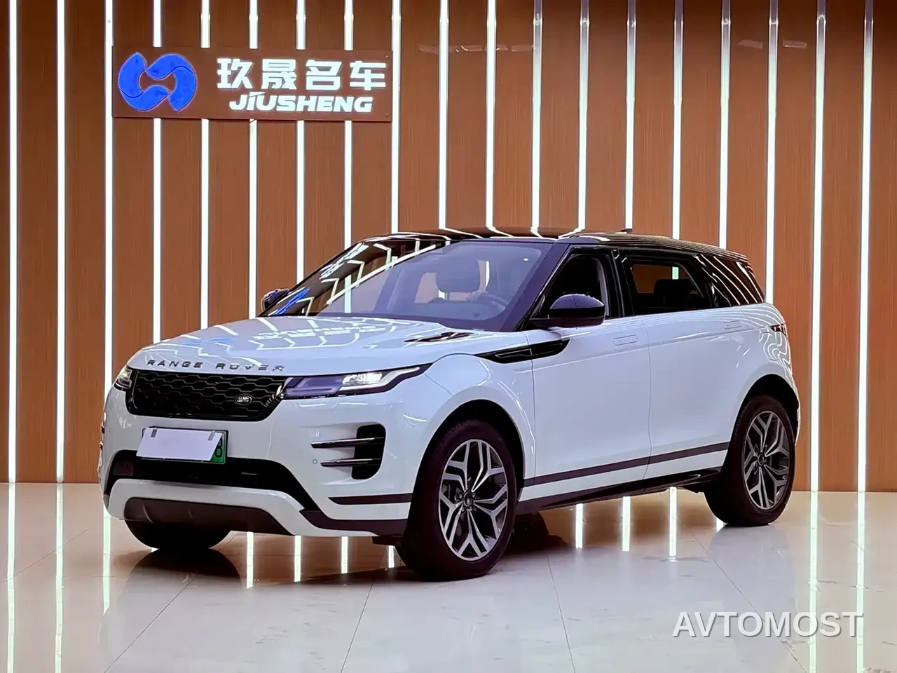 Land Rover Range Rover Evoque New Energy 2022 Range Rover Evoque L P300e Plug-in Hybrid — фото 1