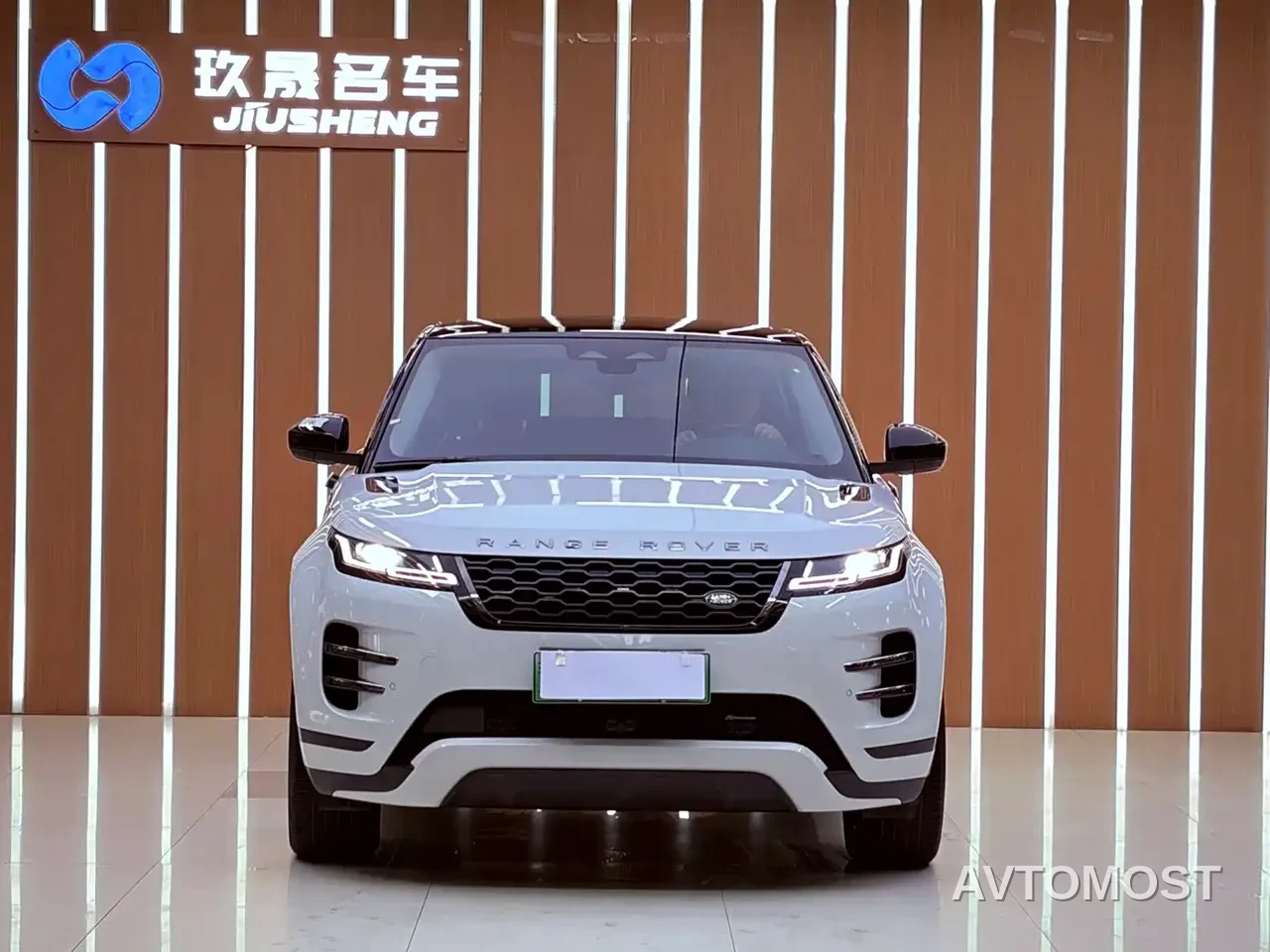 Land Rover Range Rover Evoque New Energy 2022 Range Rover Evoque L P300e Plug-in Hybrid — фото 2