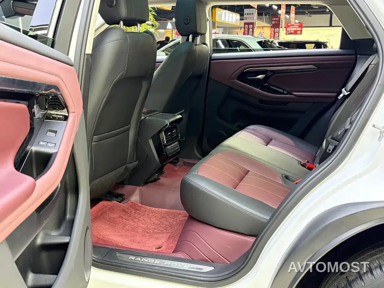 Land Rover Range Rover Evoque New Energy 2022 Range Rover Evoque L P300e Plug-in Hybrid — фото 11