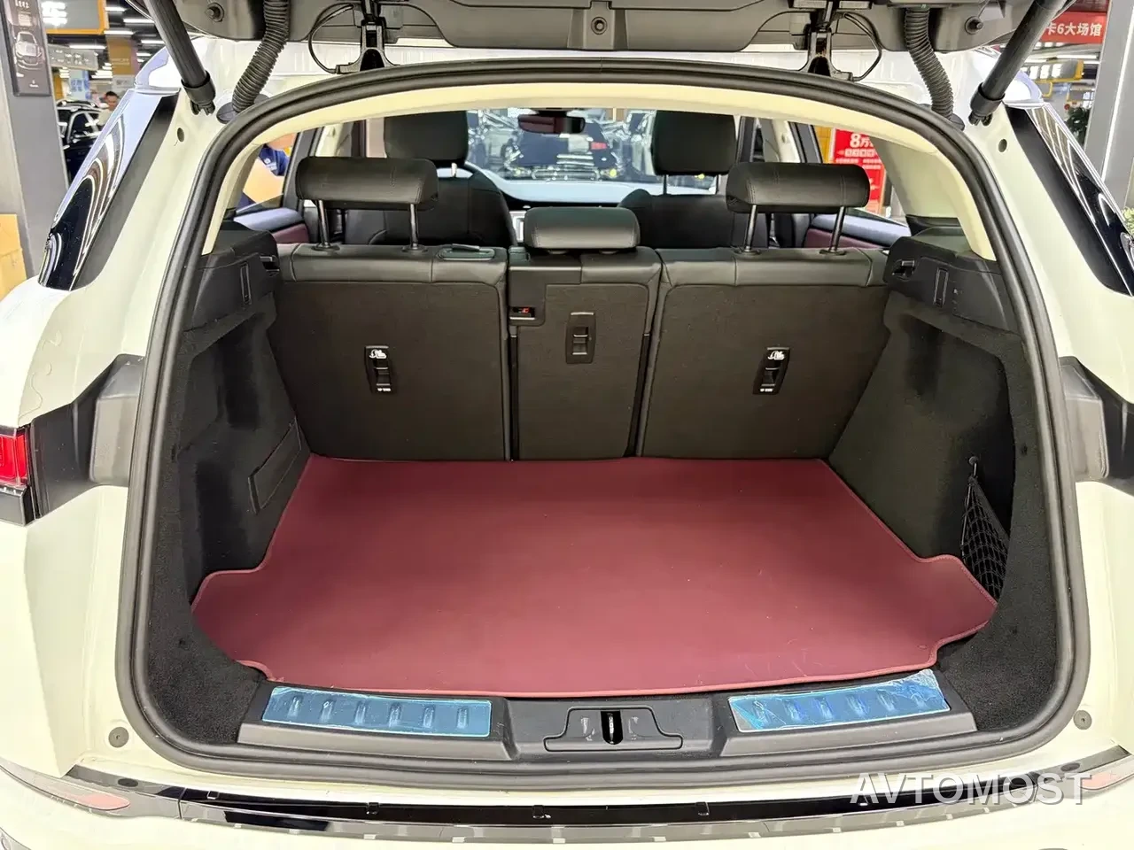 Land Rover Range Rover Evoque New Energy 2022 Range Rover Evoque L P300e Plug-in Hybrid — фото 12