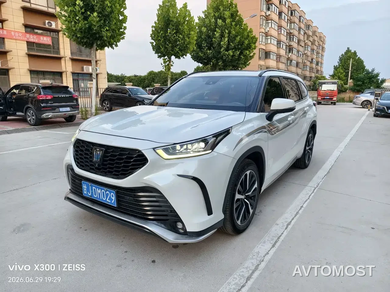 Toyota Crown Kluger 2022 2.5L HEV 4WD Premium Edition — фото 2
