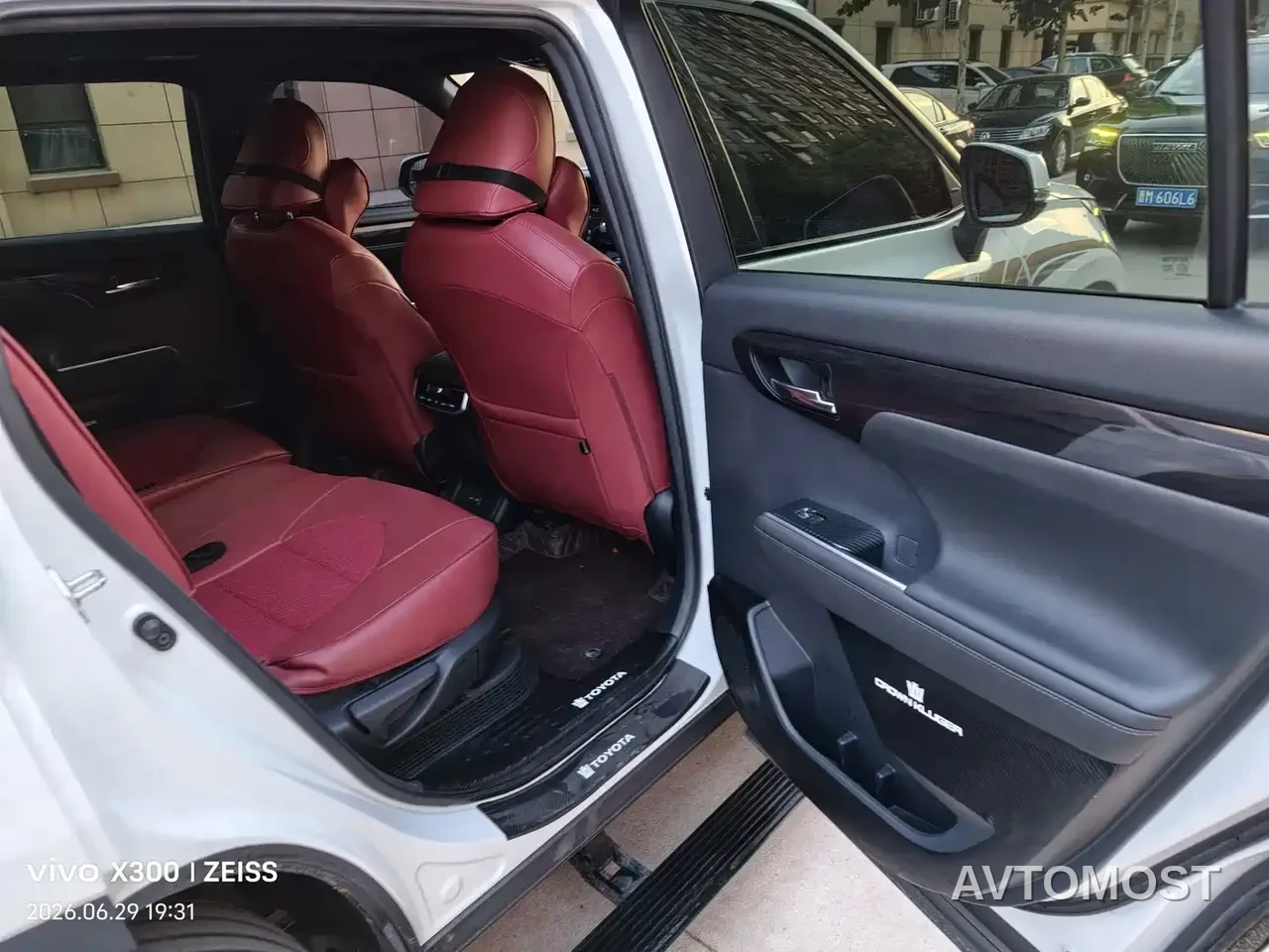 Toyota Crown Kluger 2022 2.5L HEV 4WD Premium Edition — фото 12