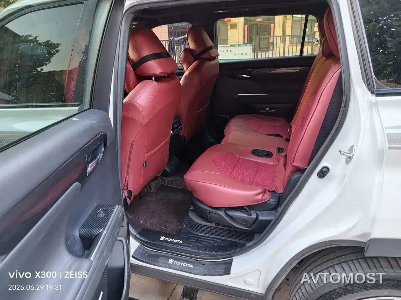 Toyota Crown Kluger 2022 2.5L HEV 4WD Premium Edition — фото 13