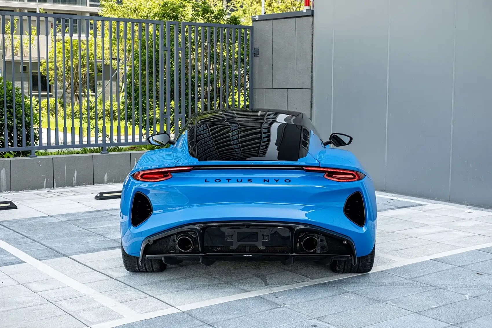 Lotus Cars EMIRA 2022 3.5T V6 Manual First Edition — фото 6