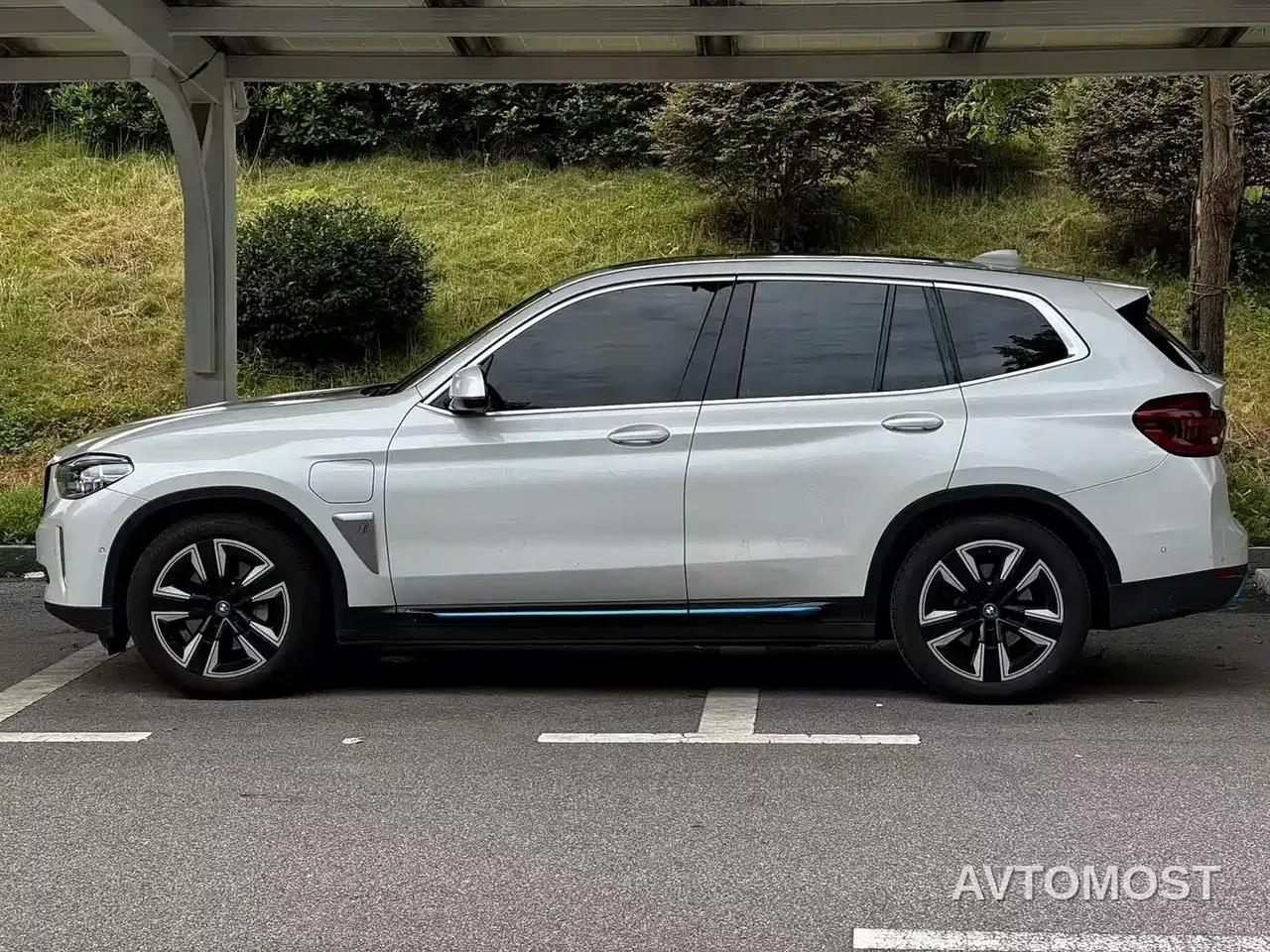BMW iX3 2021 Leading — фото 10