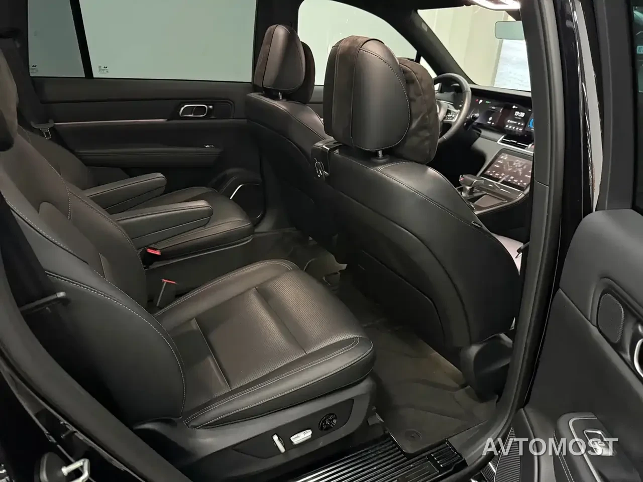 Li ONE 2021 Extended Range 6-Seater — фото 12