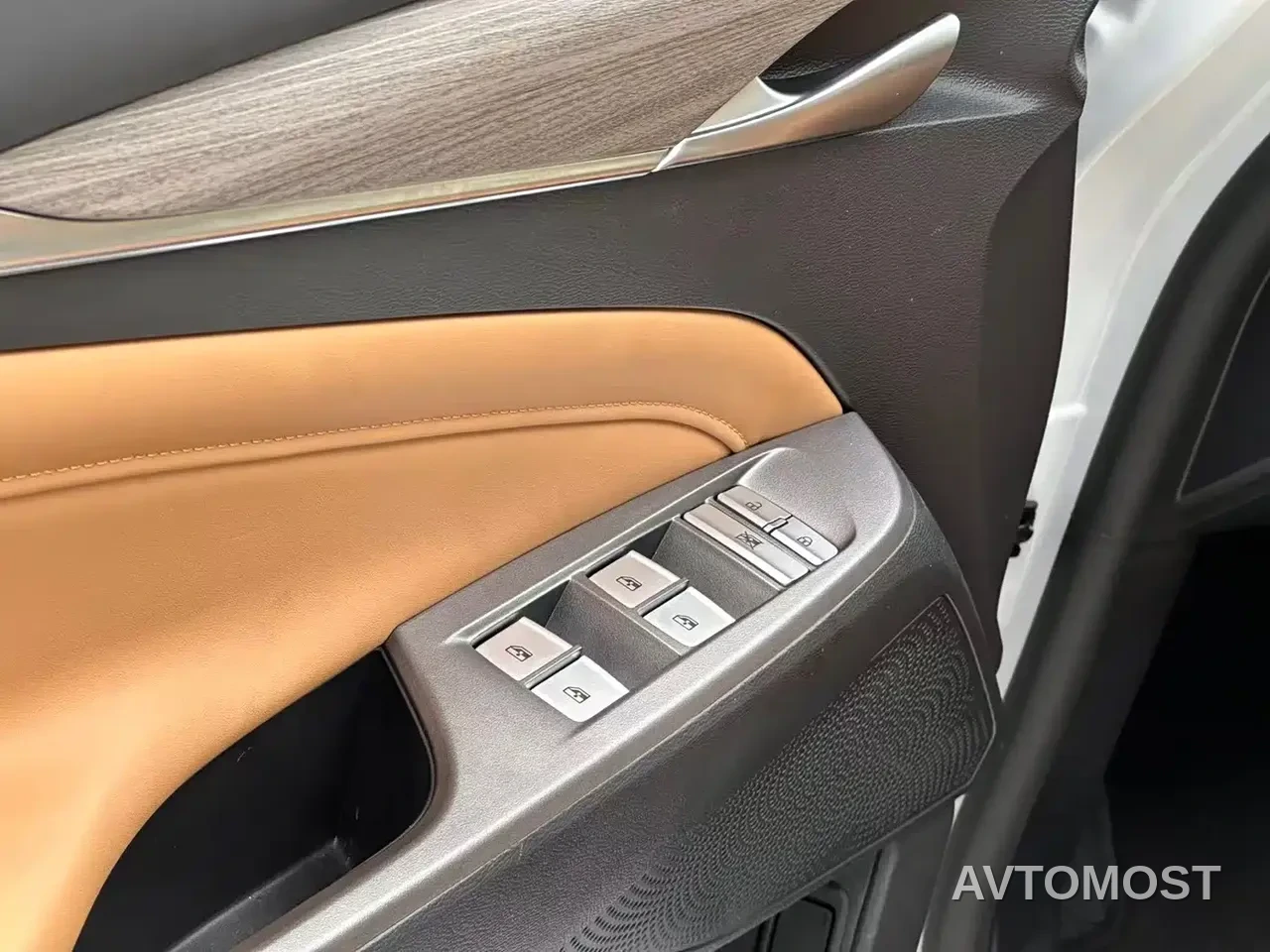 SAIC Maxus G50 PHEV 2025 Pilot Edition — фото 15