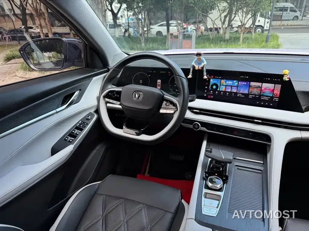 Changan CS75 PLUS iDD 2023 Smart Electric iDD Intelligent Leader Model — фото 7