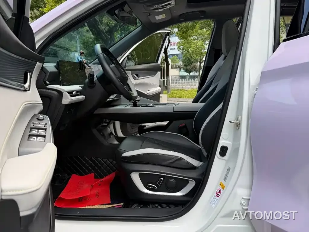 Changan CS75 PLUS iDD 2023 Smart Electric iDD Intelligent Leader Model — фото 9