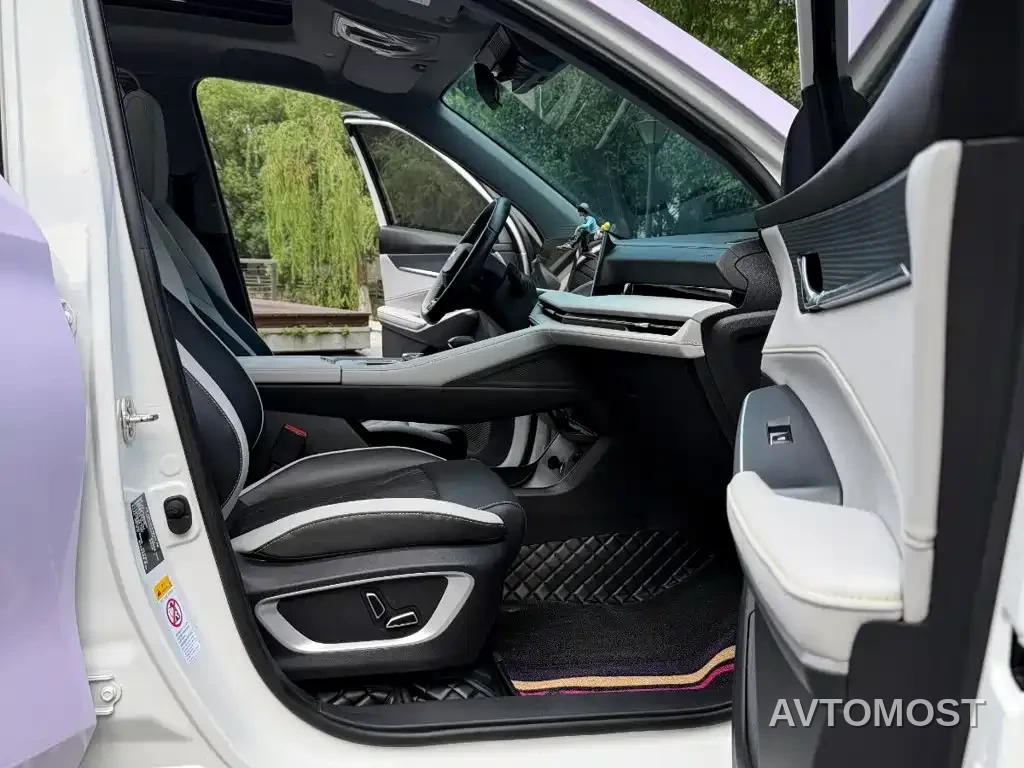 Changan CS75 PLUS iDD 2023 Smart Electric iDD Intelligent Leader Model — фото 10