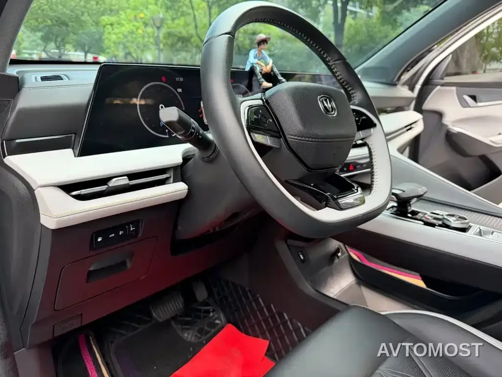 Changan CS75 PLUS iDD 2023 Smart Electric iDD Intelligent Leader Model — фото 17