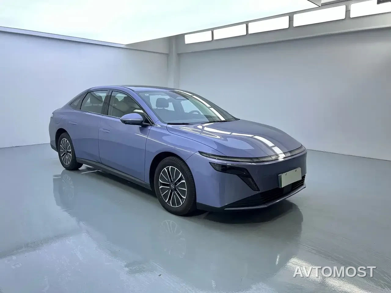 Nissan N6 2025 Mid Configuration — фото 1