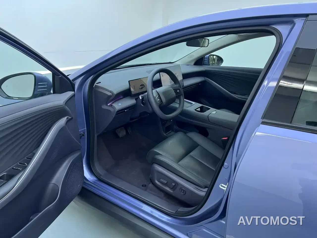 Nissan N6 2025 Mid Configuration — фото 6