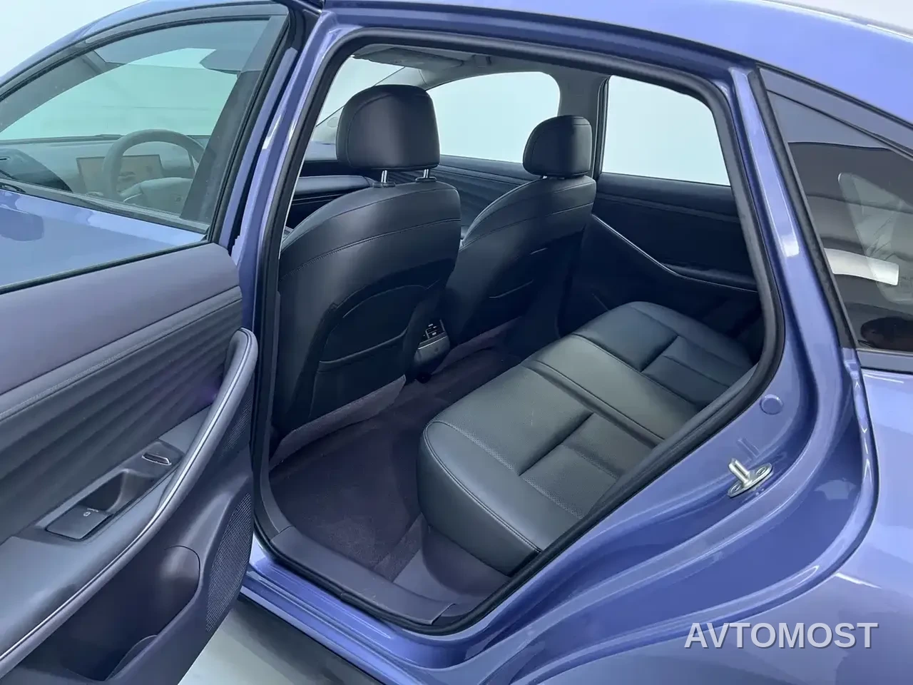 Nissan N6 2025 Mid Configuration — фото 7