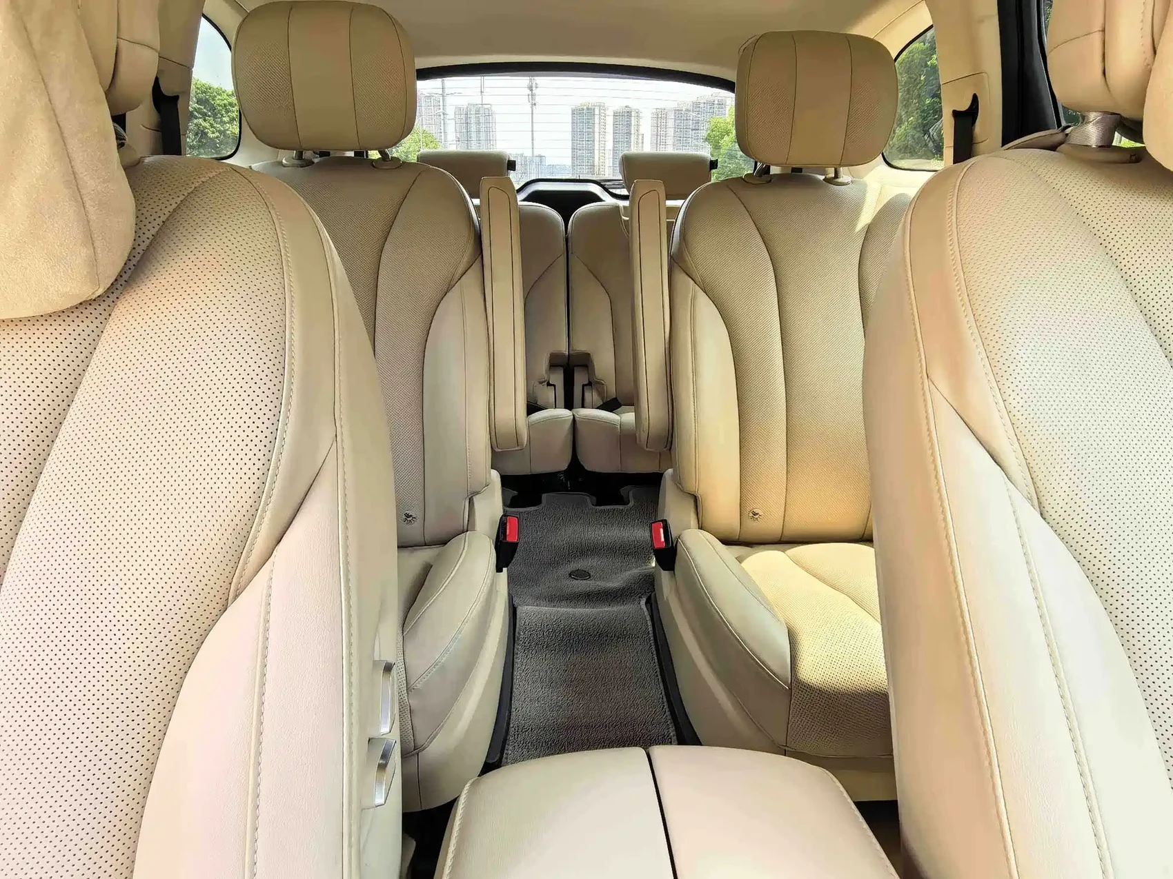 AITO M7 2022 1.5T RWD Comfort Edition — фото 10