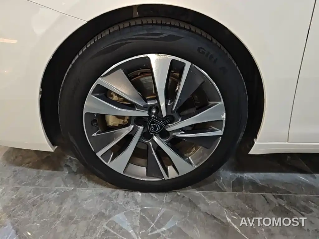 Peugeot 408 2022 1.6T Light Chaser Edition — фото 23