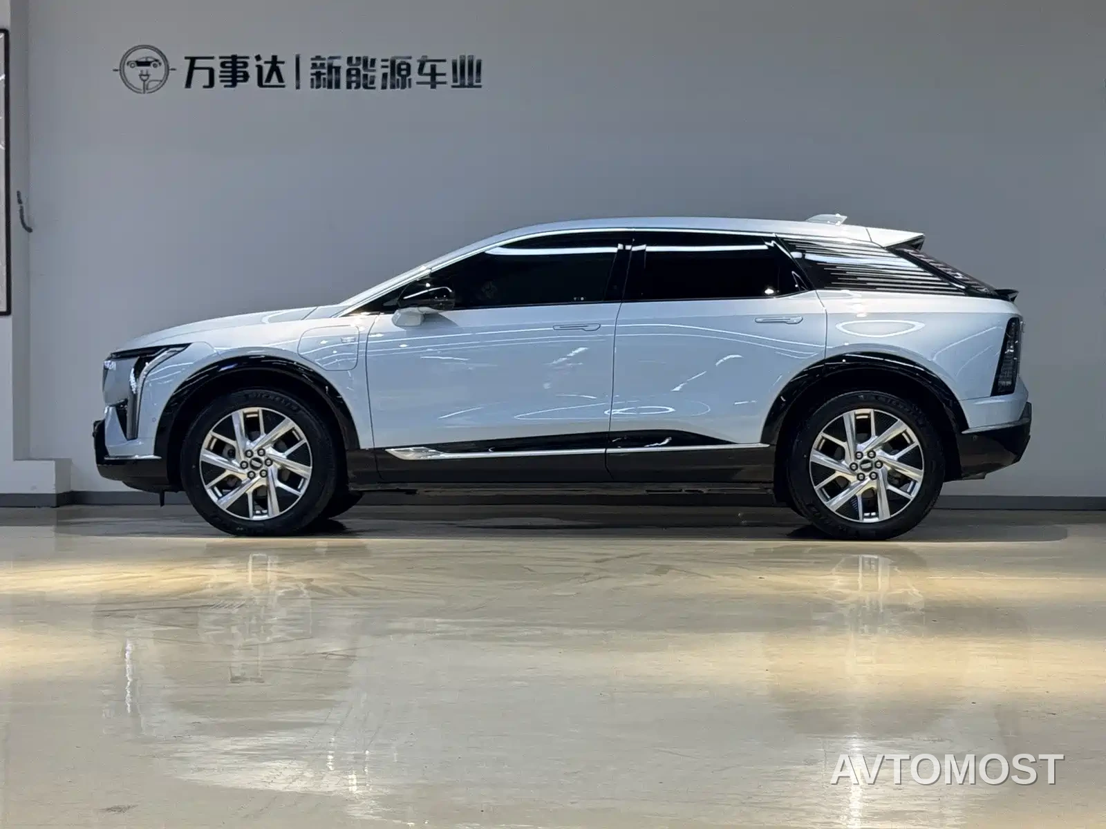 Cadillac IQ Ao Ge 2024 Standard Range — фото 3