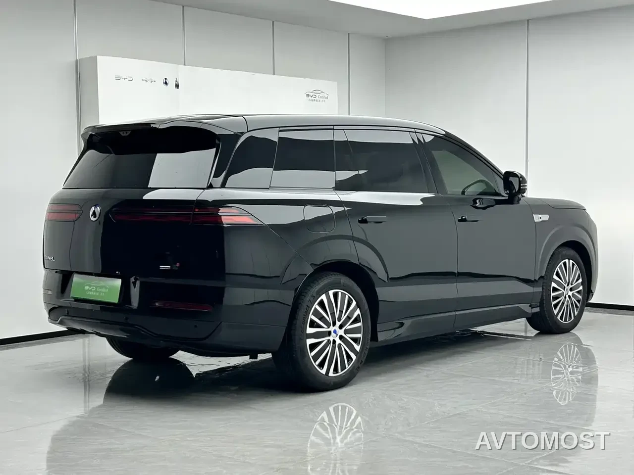 Denza N8L 2026 Model Prestige Edition — фото 3