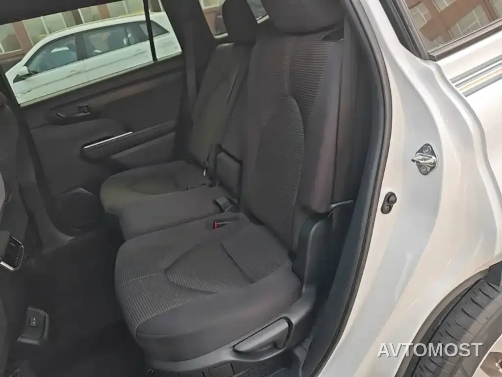 Toyota Crown Kluger 2021 2.5L HEV FWD Progressive Edition — фото 16