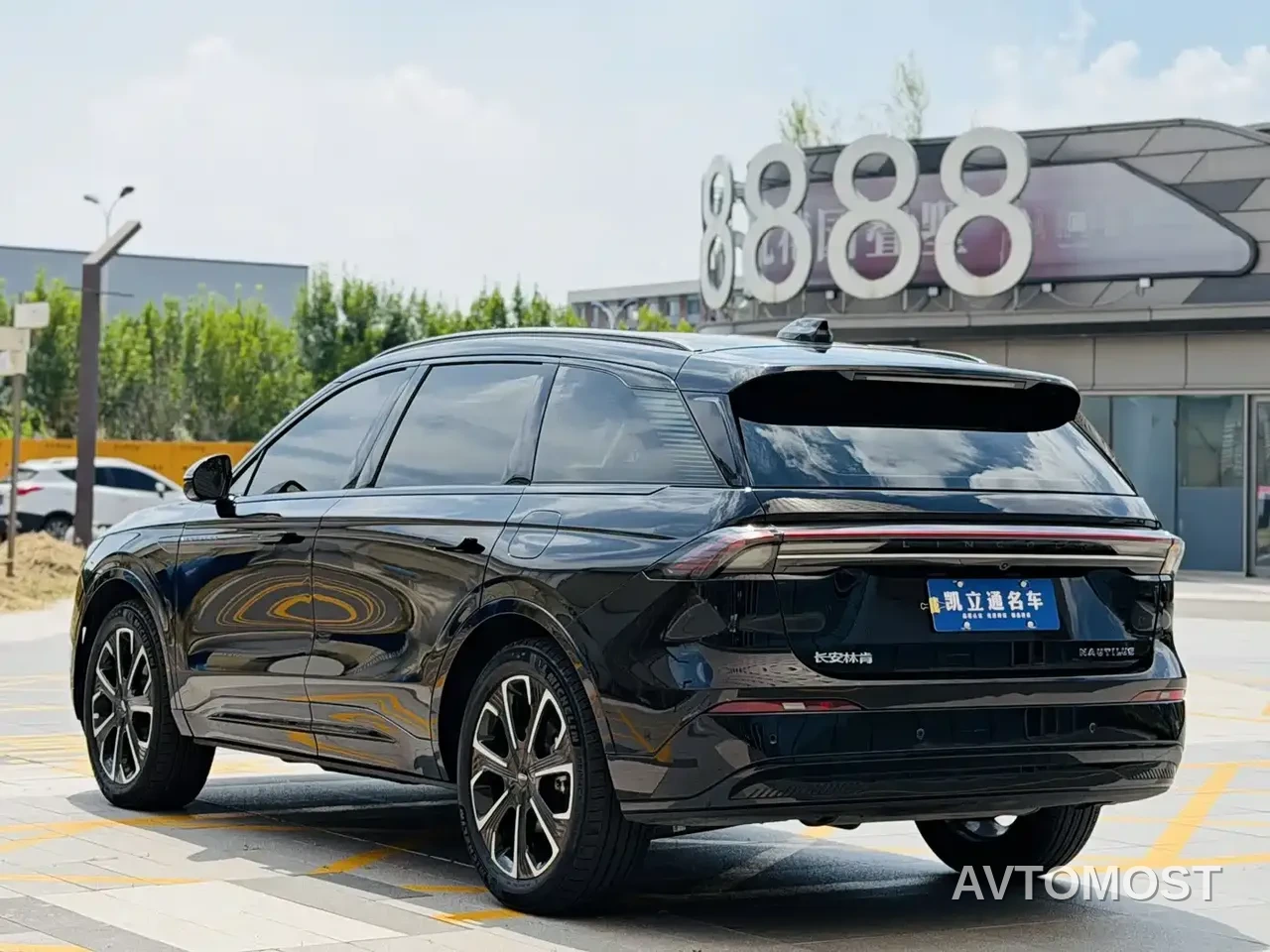 Lincoln Nautilus 2023 2.0T AWD Zun Rui Hybrid Edition — фото 5