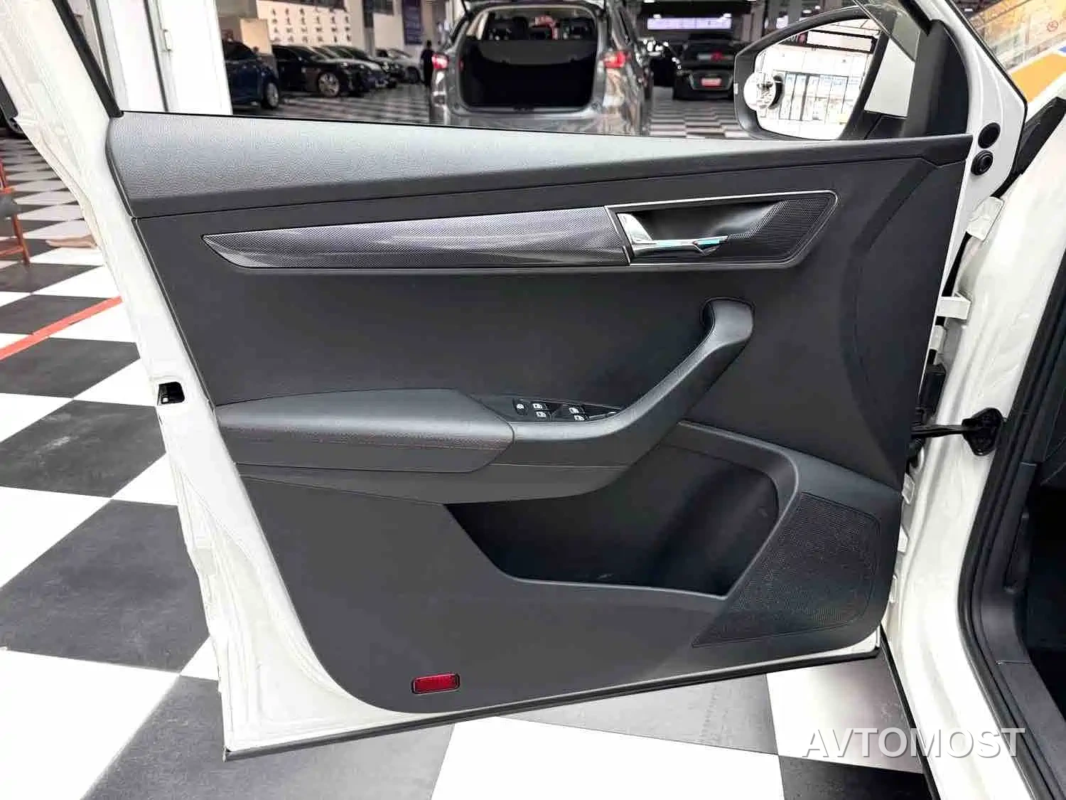 Škoda Karoq 2022 TSI280 Luxury — фото 4