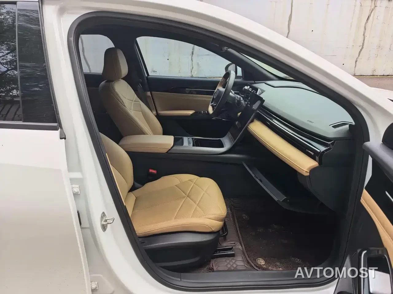 Geely Galaxy L6 2024 60km PLUS Soaring Dragon Edition — фото 7