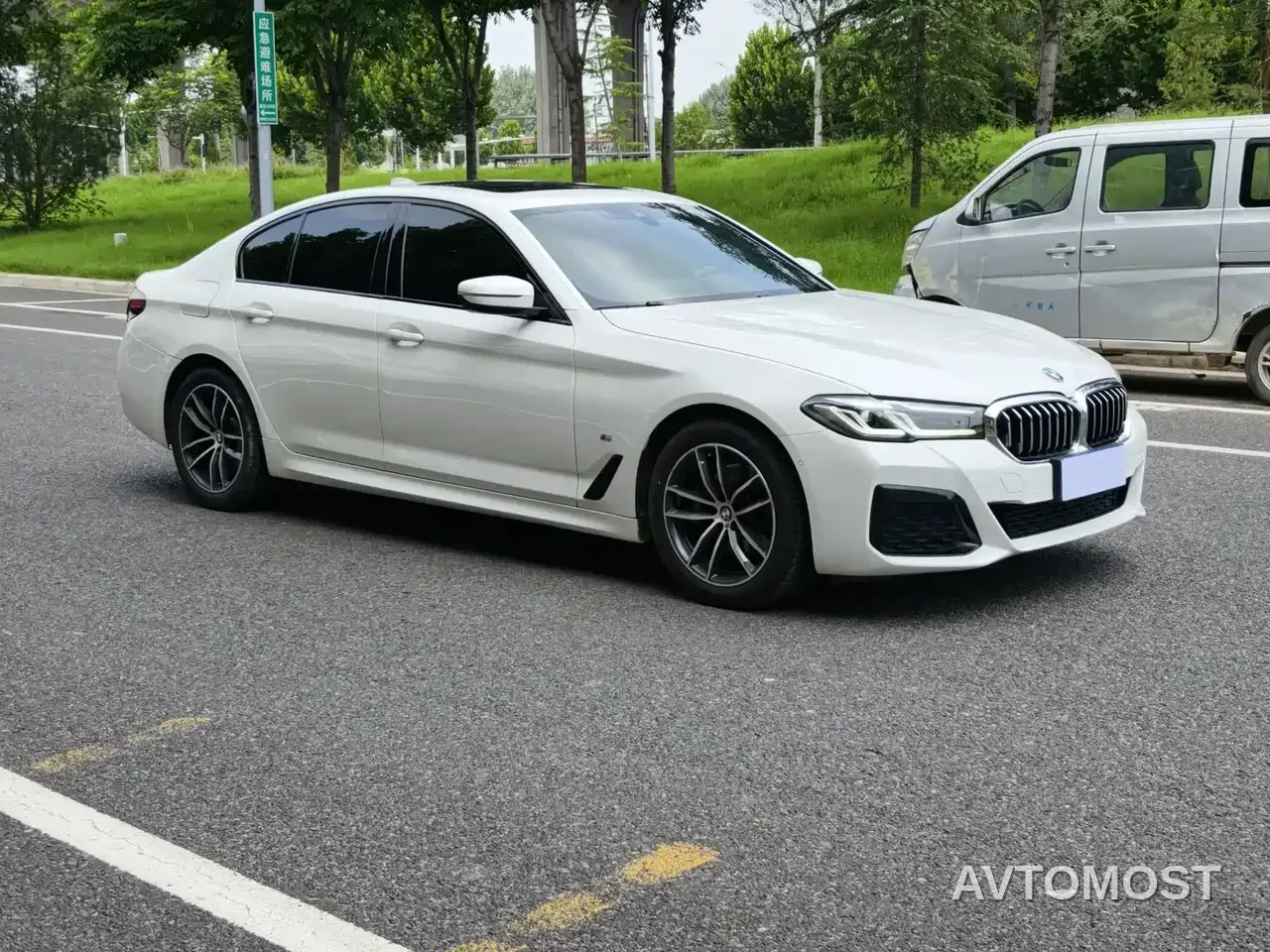 BMW 5 Series (Import) 2022 525i M Sport Package — фото 4