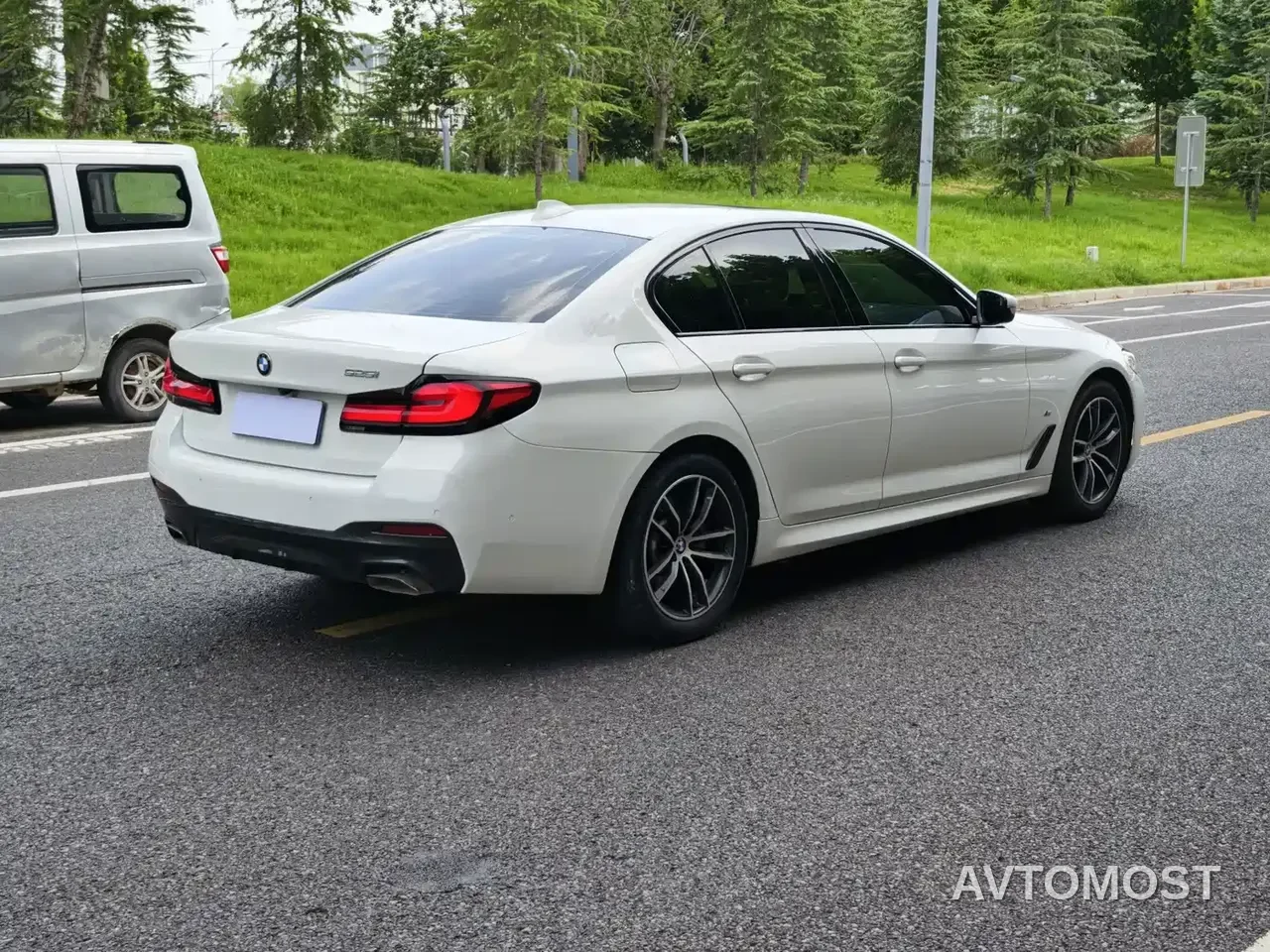 BMW 5 Series (Import) 2022 525i M Sport Package — фото 9
