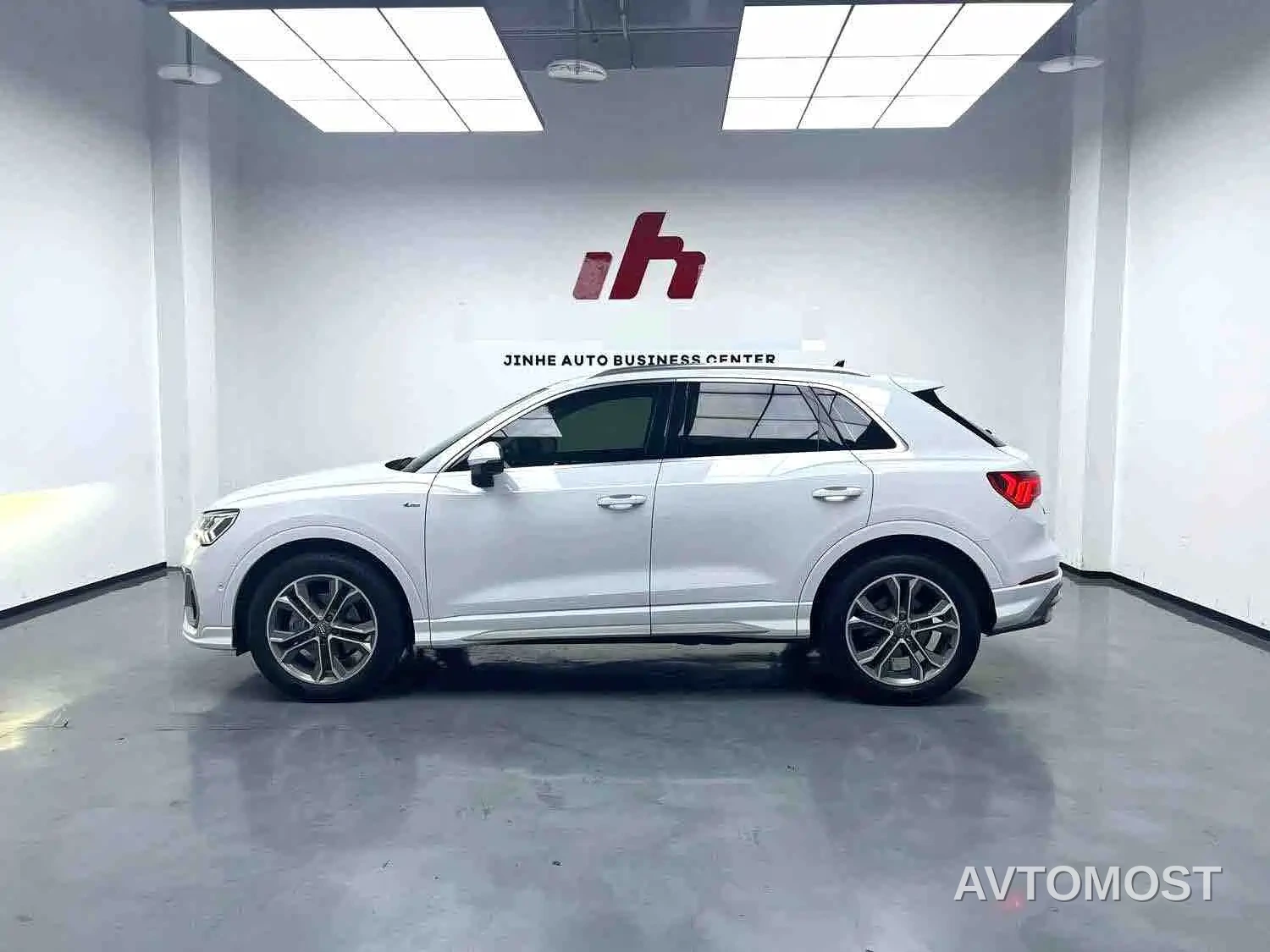 Audi Q3 2021 40 TFSI Fashion Sport — фото 3