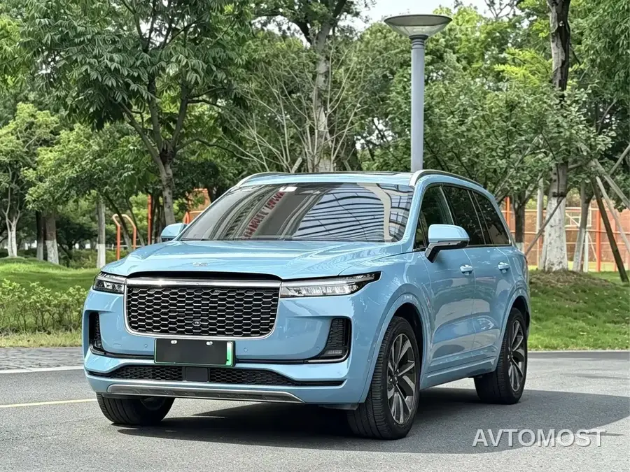 Li ONE 2021 Extended Range 6-Seater