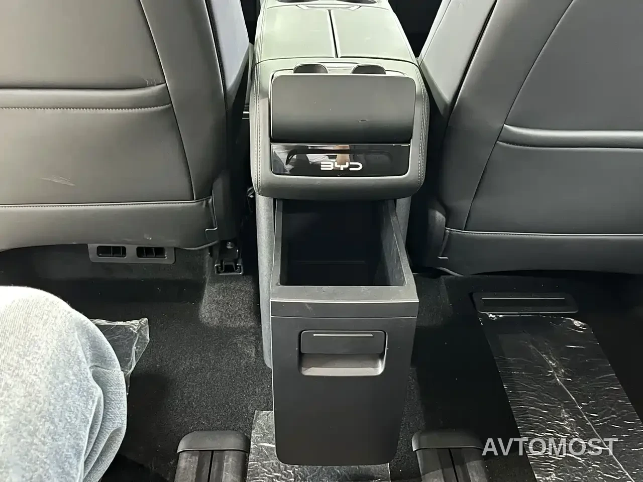 BYD M9 2025 Model 1060 Pilot Edition — фото 8