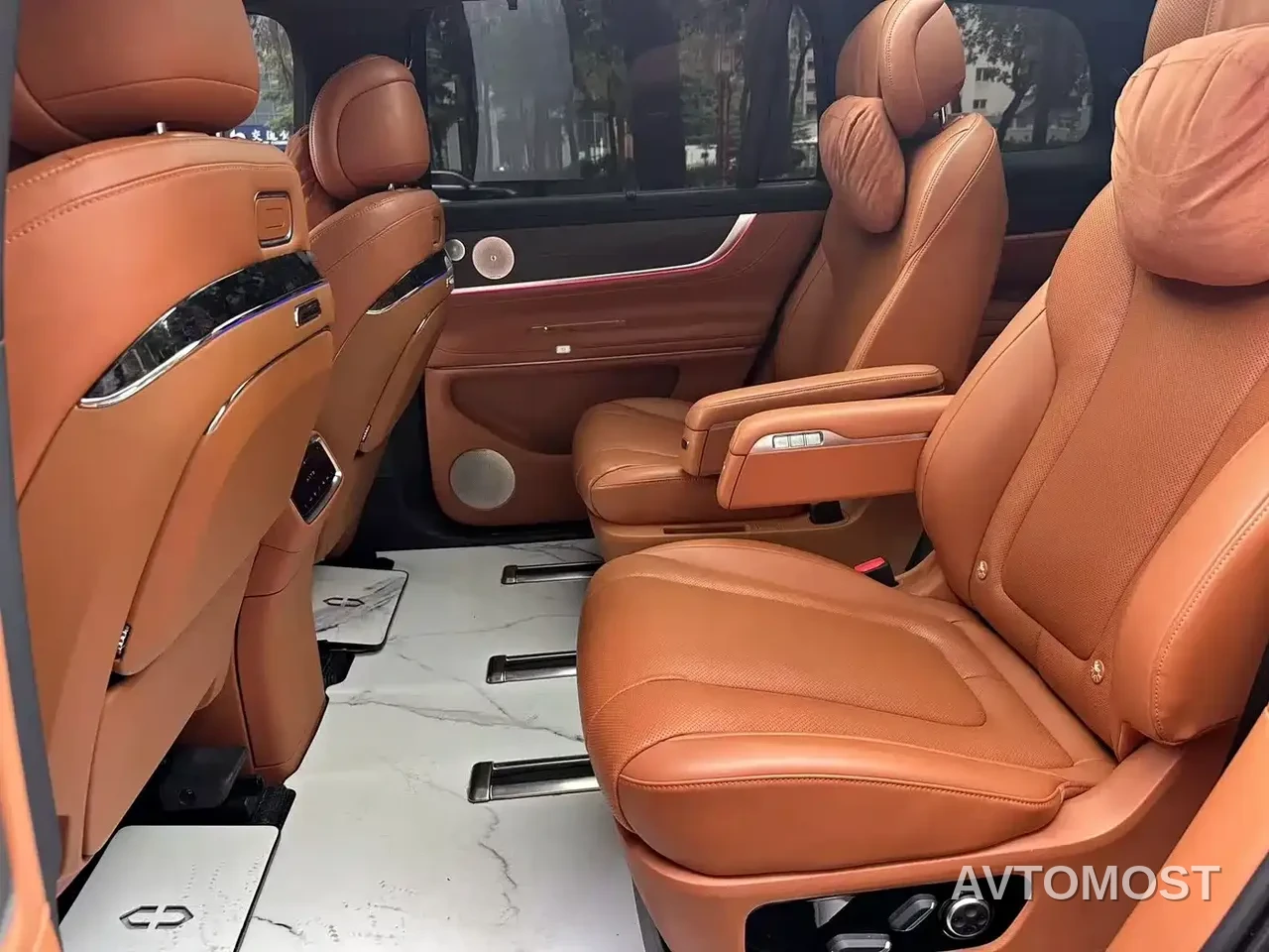AITO M9 2024 Range Extender Max Edition 42kWh 6-seater — фото 6