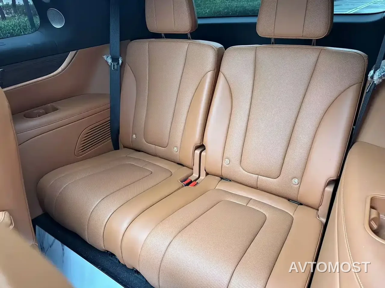 AITO M9 2024 Range Extender Max Edition 42kWh 6-seater — фото 7