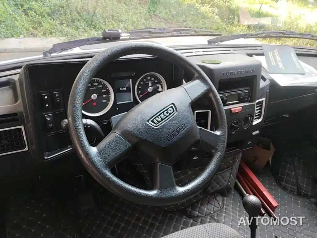 Iveco Daily 2021 2.5T A35 M1 Bus 5-9 Seats Short Wheelbase Medium Roof Single Tire Manual Door — фото 6