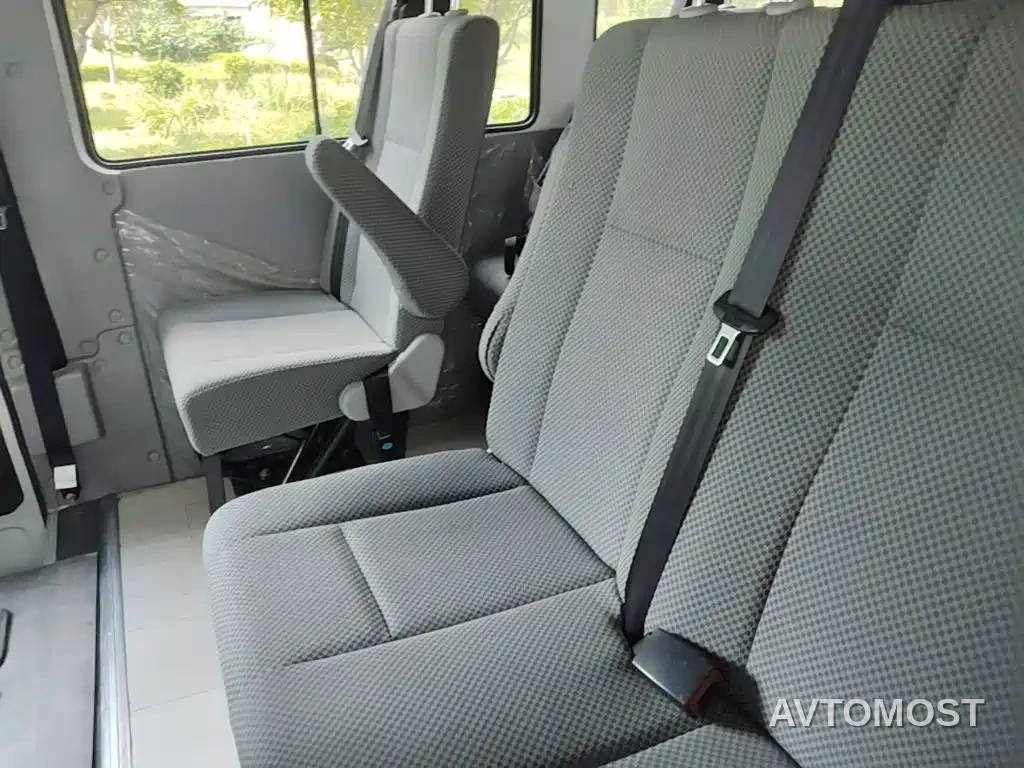 Iveco Daily 2021 2.5T A35 M1 Bus 5-9 Seats Short Wheelbase Medium Roof Single Tire Manual Door — фото 12