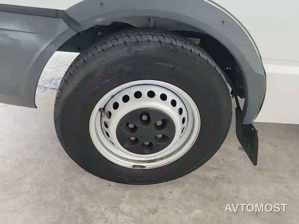 Iveco Daily 2021 2.5T A35 M1 Bus 5-9 Seats Short Wheelbase Medium Roof Single Tire Manual Door — фото 24
