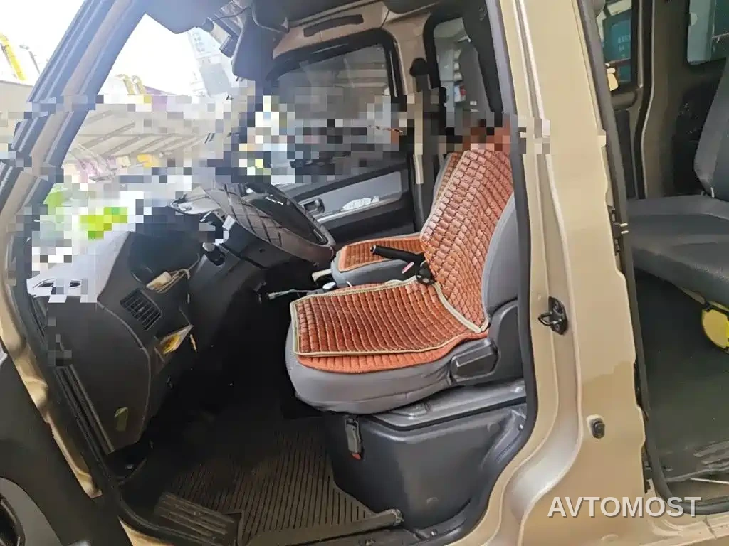 Wuling Rongguang EV 2020 Passenger Van Basic 7-seater 300KM — фото 8