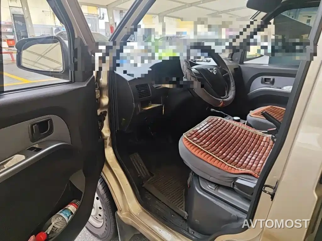 Wuling Rongguang EV 2020 Passenger Van Basic 7-seater 300KM — фото 14