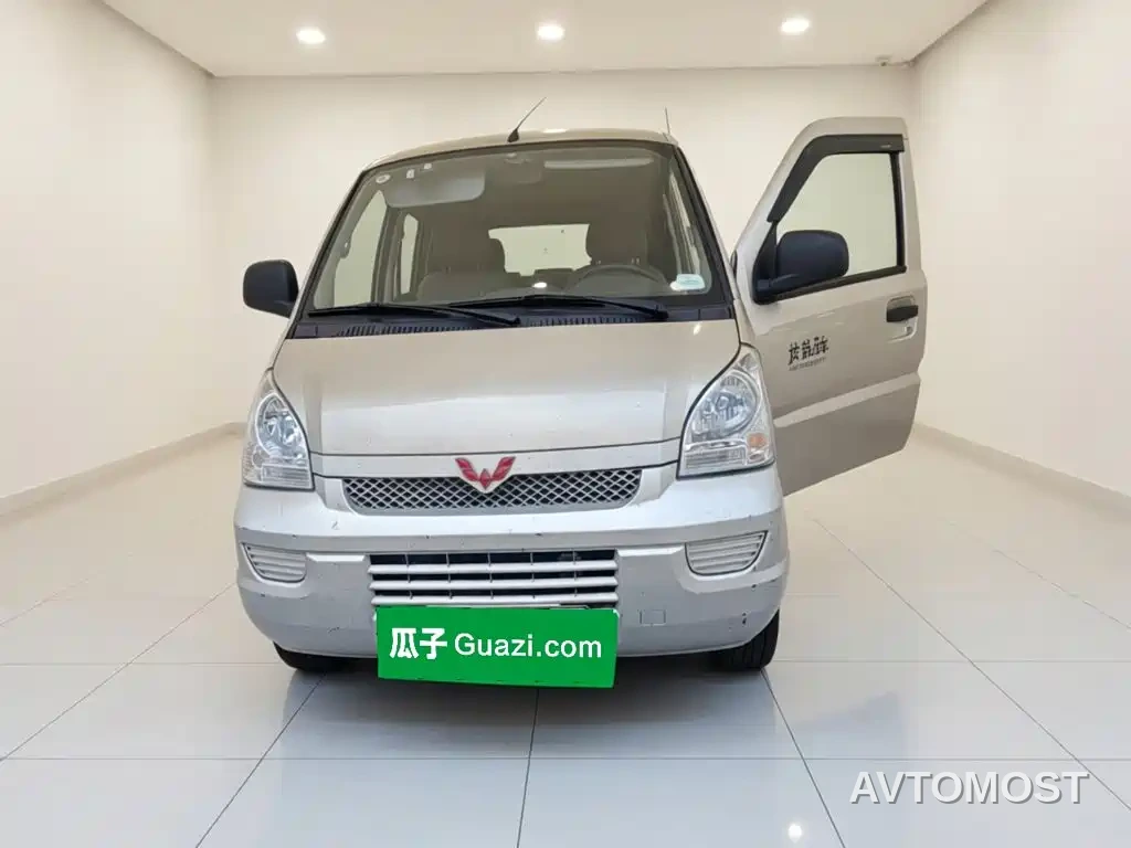 Wuling Rongguang EV 2020 Passenger Van Basic 7-seater 300KM — фото 24