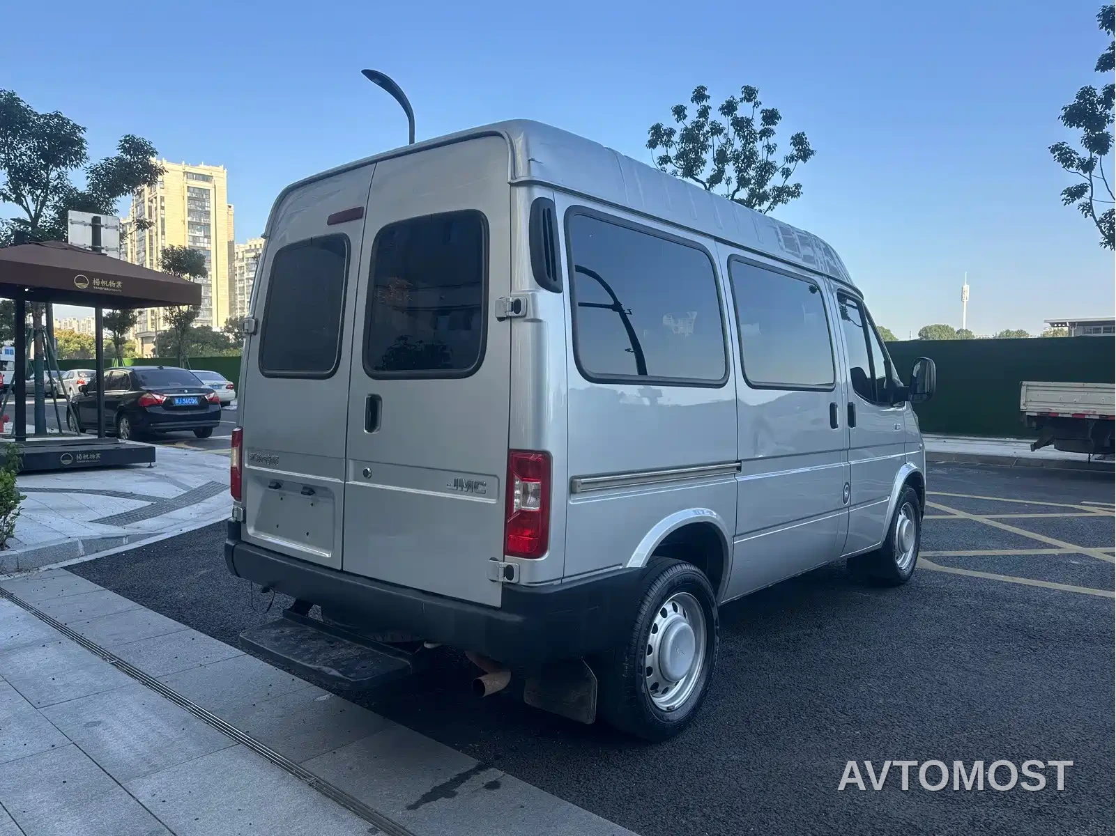 Jiangling Tesun 2021 2.8T Space King Standard Short Wheelbase Medium-High Roof 6-Seater Diesel China VI JX493 — фото 5