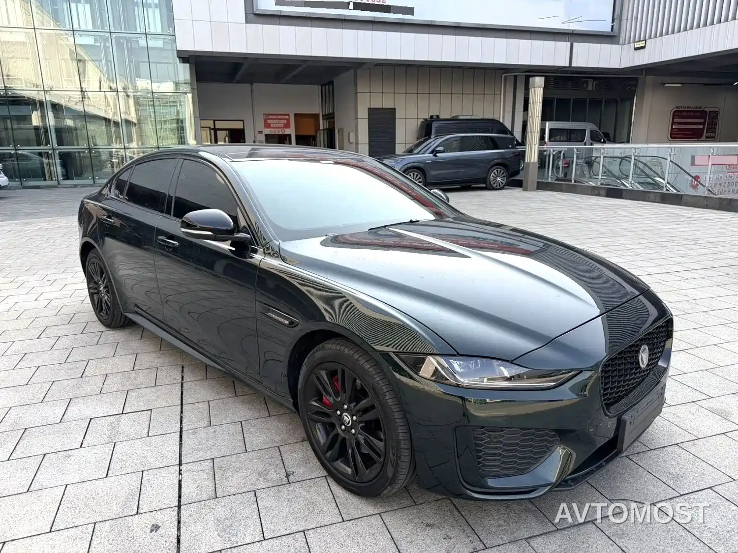 Jaguar XEL 2025 2.0T 250PS R-DYNAMIC 90th Anniversary Edition — фото 3