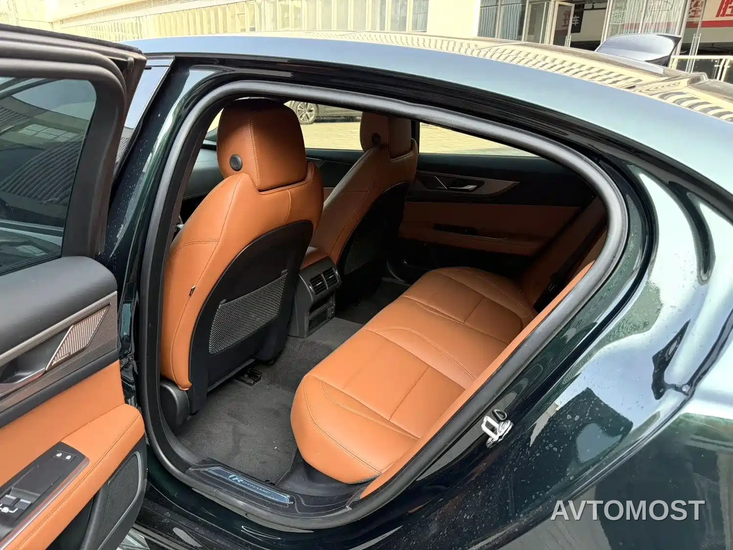 Jaguar XEL 2025 2.0T 250PS R-DYNAMIC 90th Anniversary Edition — фото 8