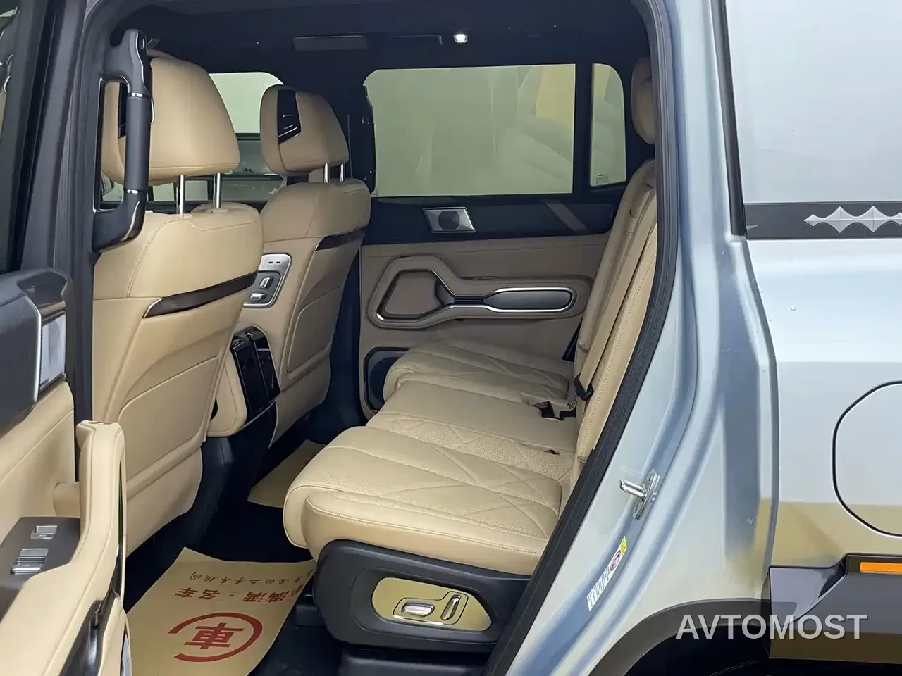 Fang Cheng Bao Leopard 8 2025 Zhiyong Flagship 7-Seater — фото 4