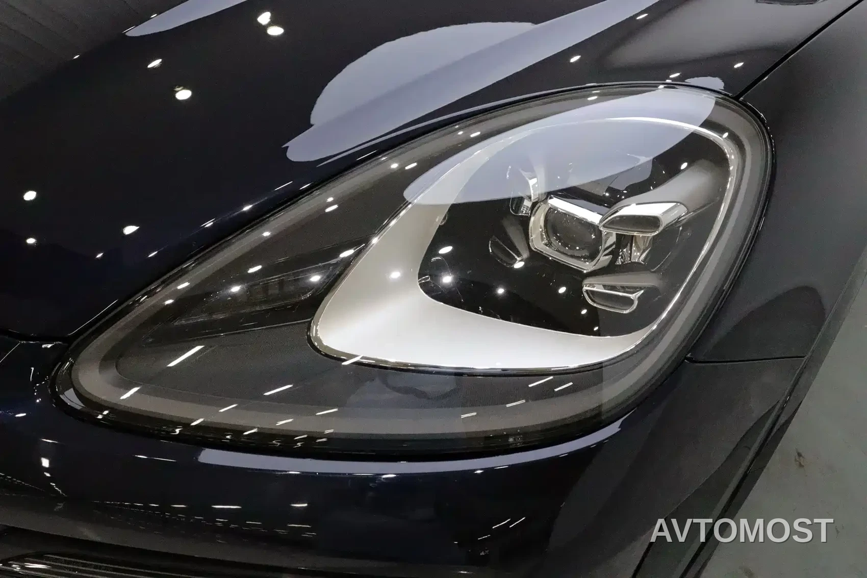Porsche Cayenne New Energy 2021 Cayenne E-Hybrid 2.0T — фото 9