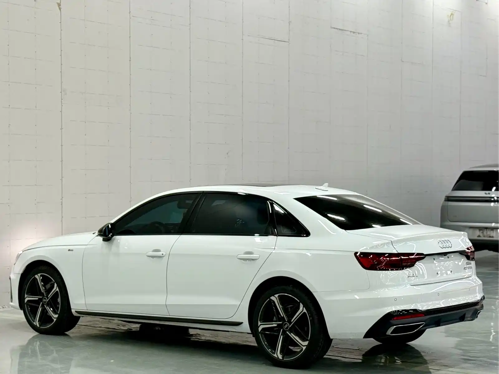 Audi A4L 2025 Model Year Facelift 2 Million Celebration Edition 40 TFSI Luxury Dynamic — фото 7