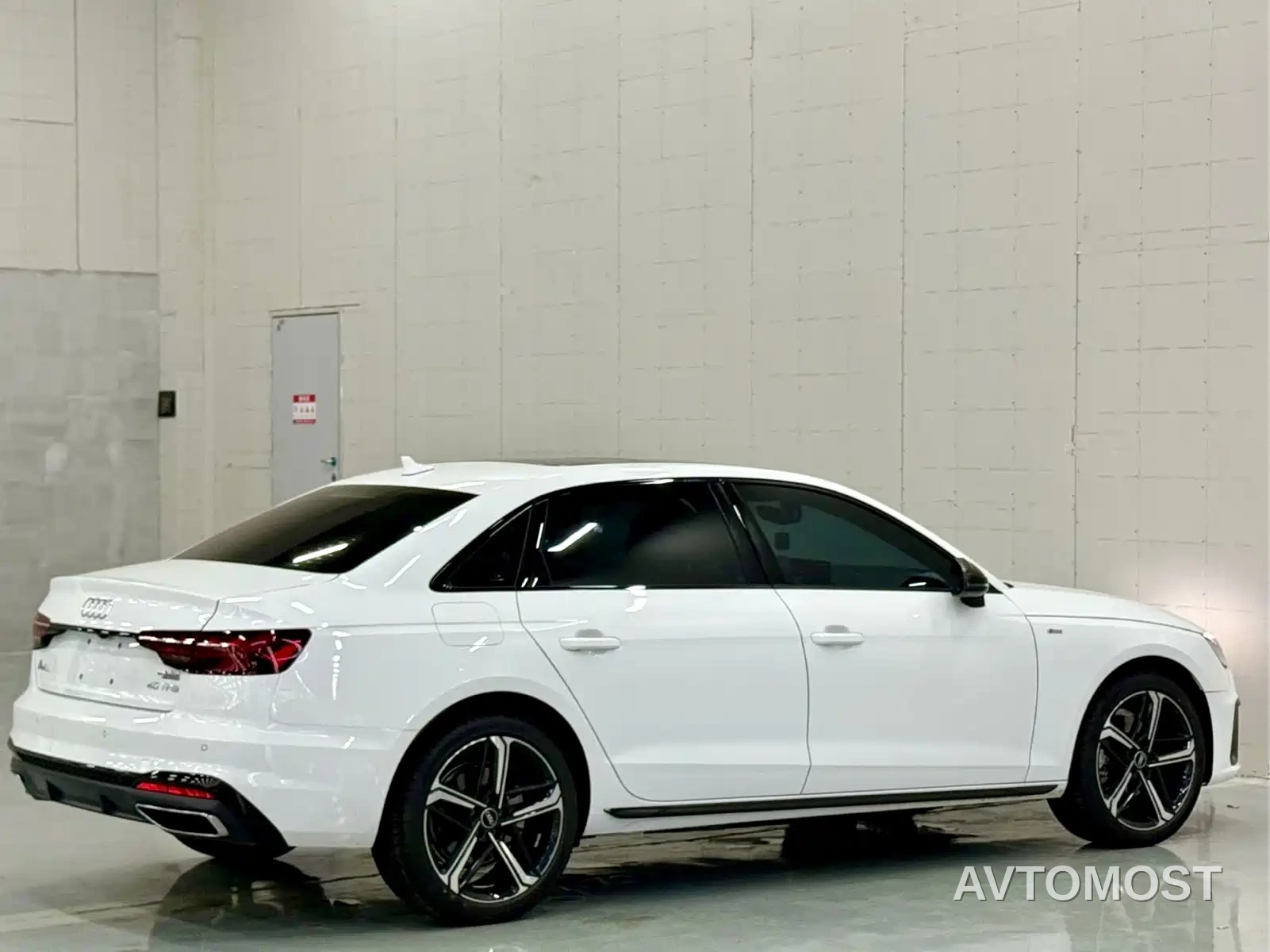 Audi A4L 2025 Model Year Facelift 2 Million Celebration Edition 40 TFSI Luxury Dynamic — фото 9