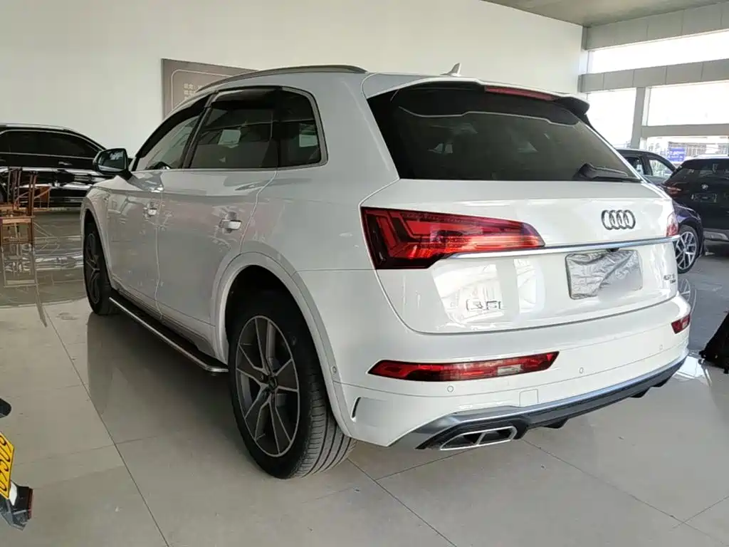 Audi Q5L 2022 45T Luxury Dynamic — фото 5