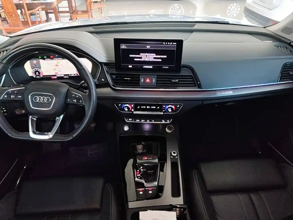 Audi Q5L 2022 45T Luxury Dynamic — фото 10