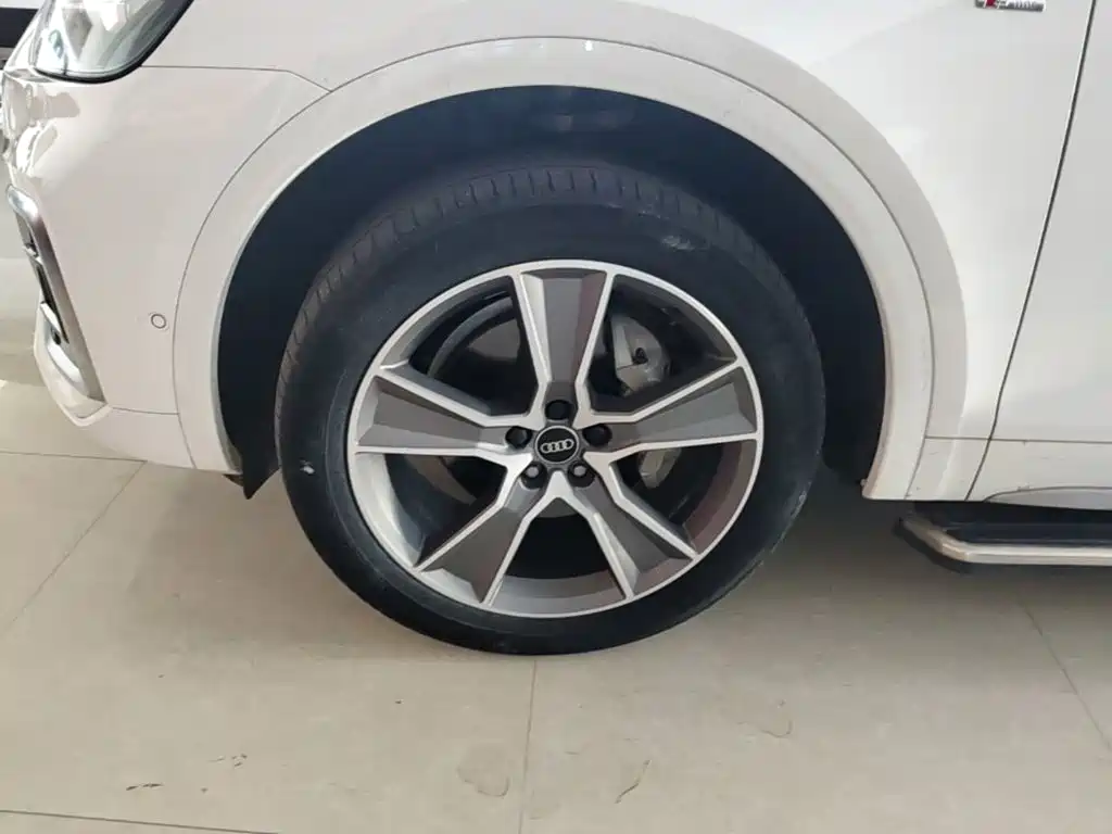 Audi Q5L 2022 45T Luxury Dynamic — фото 23